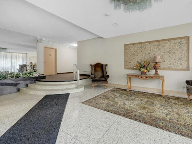Apartment for sale in Fort Lee