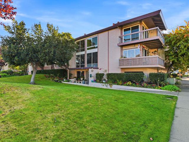 Apartment for sale in San Mateo, California