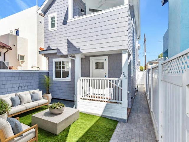 Apartment for sale in Coronado, California