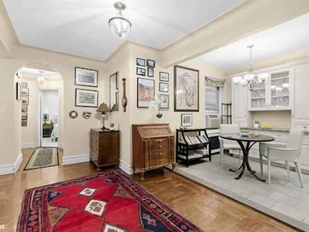 Apartment for sale in Arverne, New York
