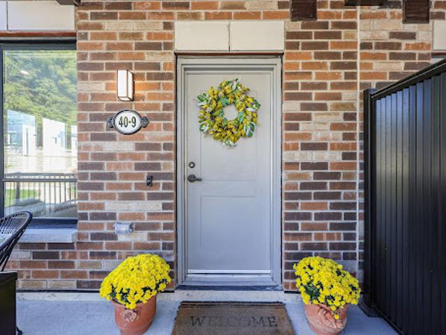 Apartment for sale in Bradford West Gwillimbury, Ontario