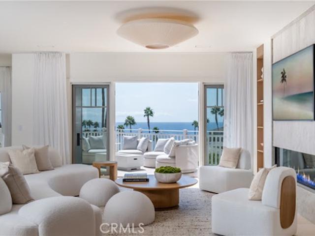 Apartment for sale in Laguna Beach, California
