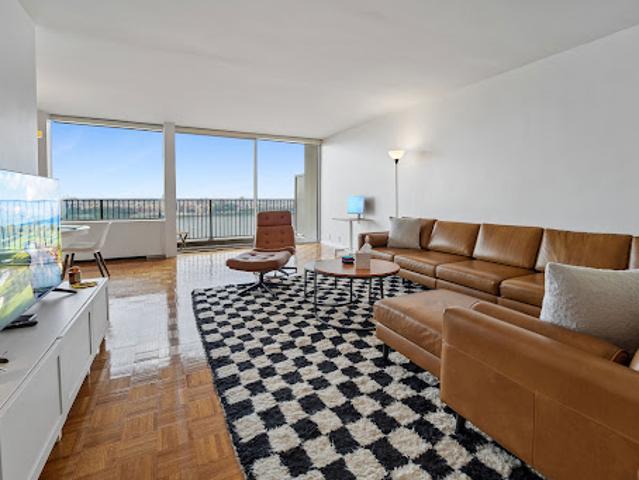Apartment for sale in Fort Lee, Bergen County
