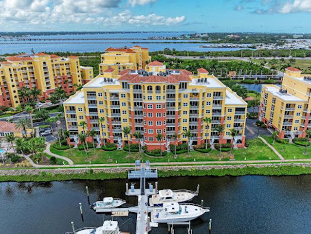 Apartment for sale in Palmetto, Florida