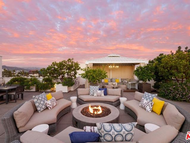 Apartment for sale in Beverly Hills, California