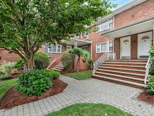 Apartment for sale in Cliffside Park, New Jersey
