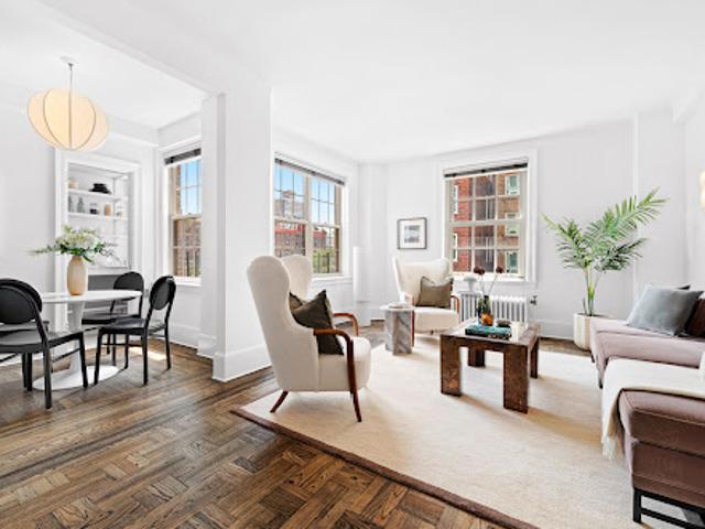 Apartment for sale in Arverne, New York