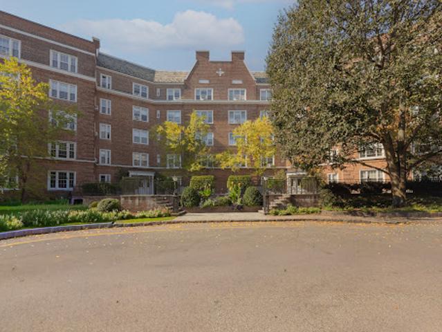 Apartment for sale in Village of Bronxville, Town of Eastchester