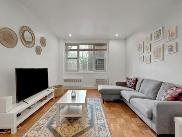 Apartment for sale in The Bronx, Arverne