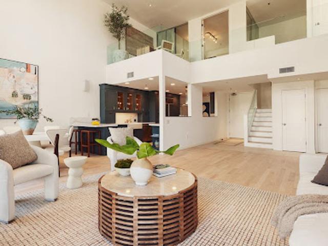 Apartment for sale in Santa Monica, California