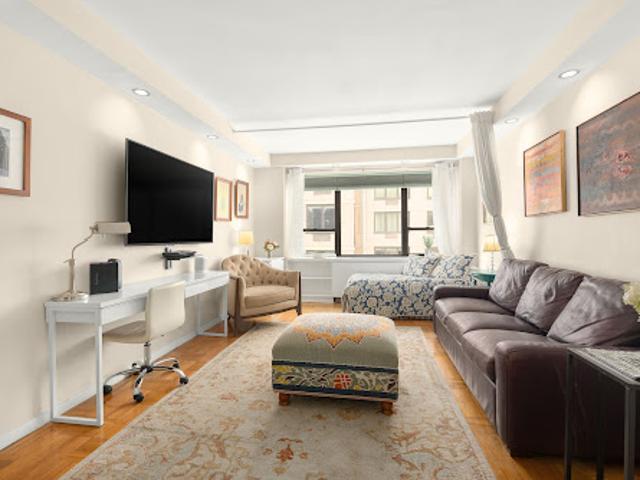 Apartment for sale in Arverne, New York