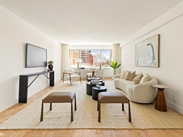 Apartment for sale in Arverne, New York