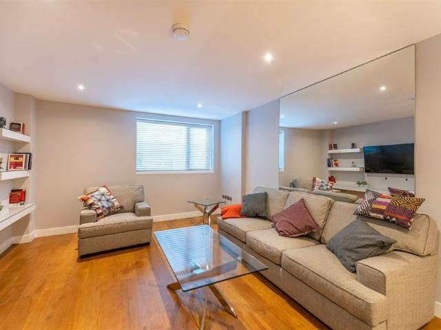 Apartment to rent in Bluebell, North Tipperary
