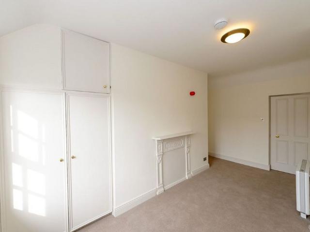 Apartment to rent in Bluebell, North Tipperary