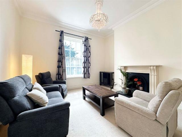 Apartment to rent in Bluebell, North Tipperary