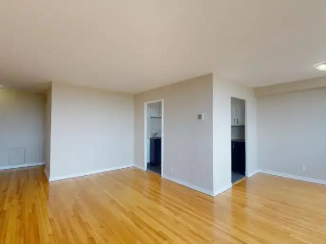 Apartment for rent in Cote-saint-luc, Quebec