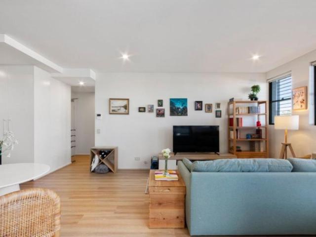 Apartment for sale in Crows Nest, Queensland