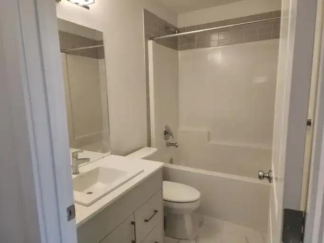 Apartment for rent in Wedgewood, Alberta