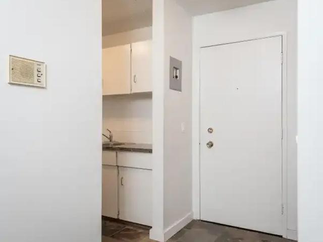 Apartment for rent in Wedgewood, Alberta