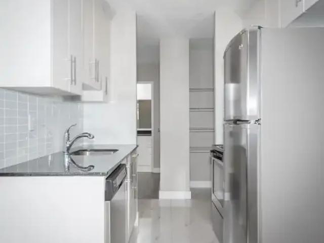 Apartment for rent in Wîhkwêntôwin, Edmonton