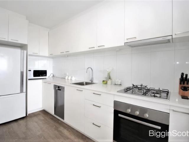 Apartment for sale in Glen Waverley, Melbourne