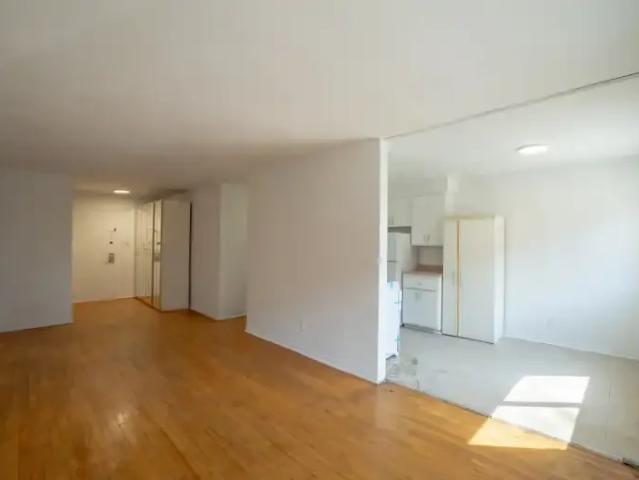 Apartment for rent in St. Leonard's, Quebec