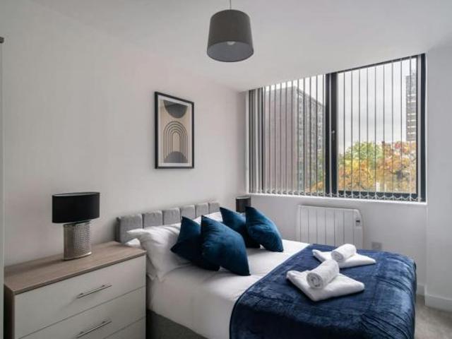Apartment for rent in Gorse Hill, Trafford Park