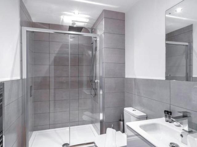 Apartment for rent in Gorse Hill, Trafford Park