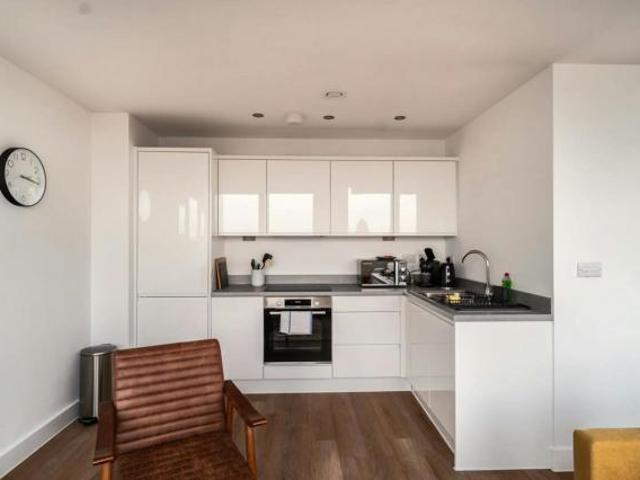 Apartment for rent in Gorse Hill, Trafford Park