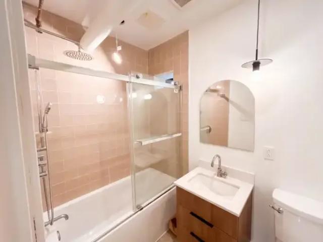 Apartment for rent in Mont-royal, Quebec