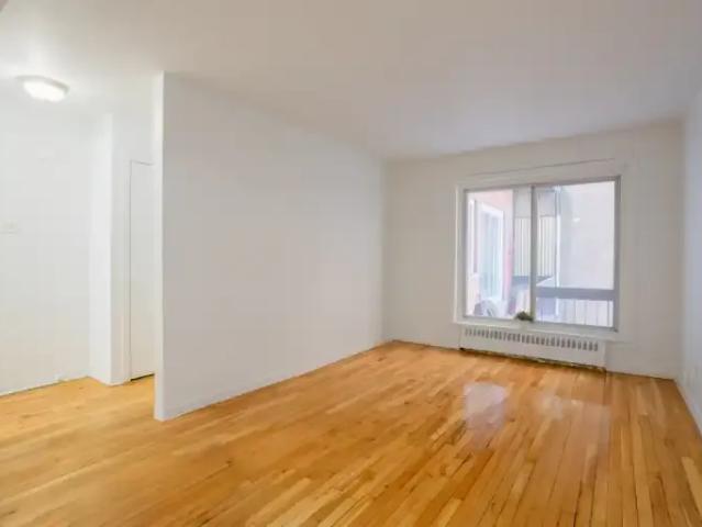 Apartment for rent in St. Leonard's, Quebec