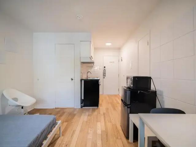 Apartment for rent in St. Leonard's, Quebec