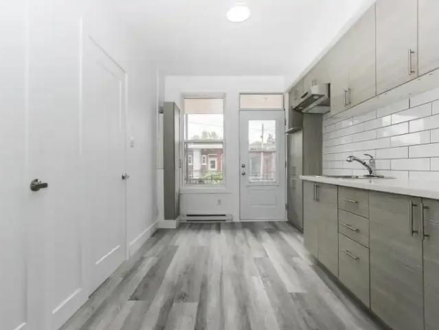 Apartment for rent in St. Leonard's, Quebec
