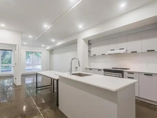 Apartment for rent in St. Leonard's, Quebec