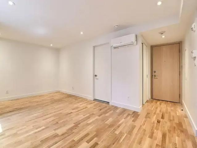 Apartment for rent in St. Leonard's, Quebec