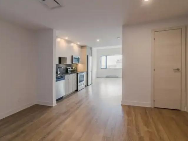 Apartment for rent in St. Leonard's, Quebec