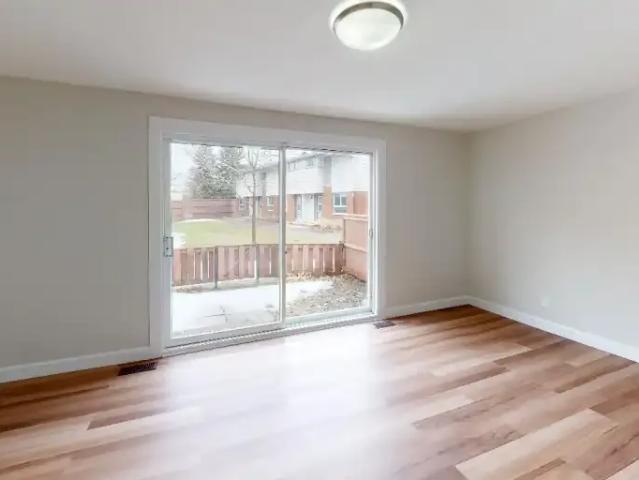 Apartment for rent in Mulhurst Bay, Ontario