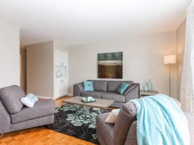 Apartment for rent in Pointe-claire, Quebec
