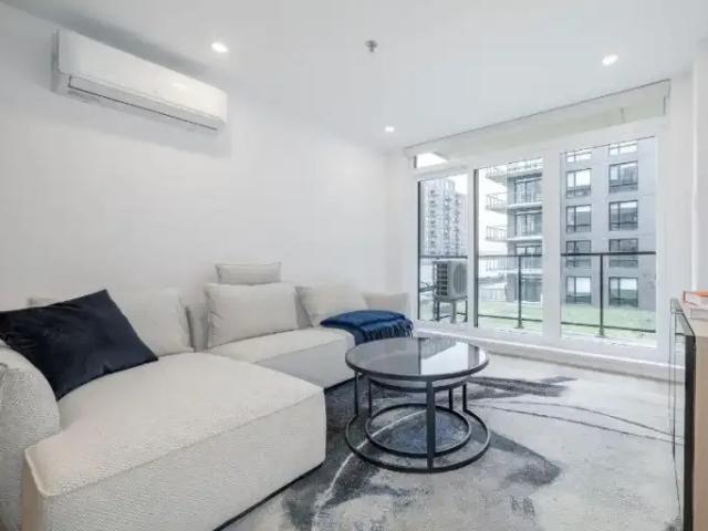 Apartment for rent in Pointe-claire, Quebec