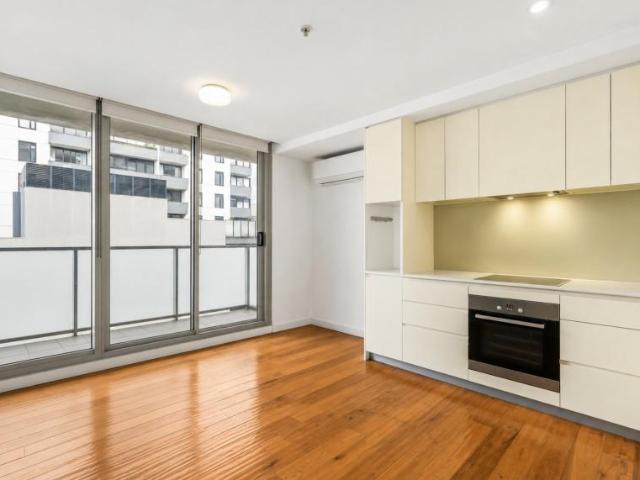 Apartment for sale in Port Melbourne, Melbourne