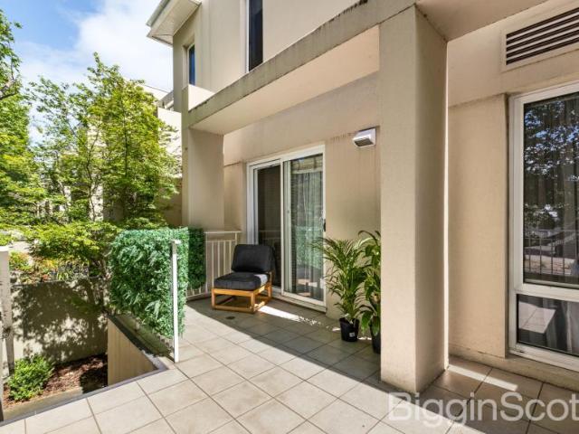 Apartment for sale in Port Melbourne, Melbourne