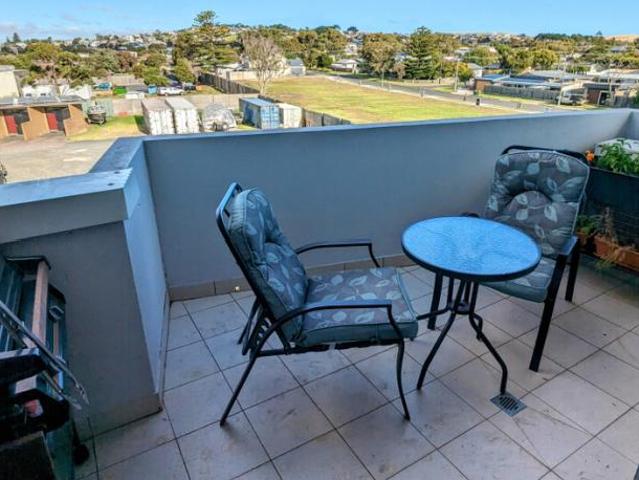 Apartment for rent in San Remo, Victoria