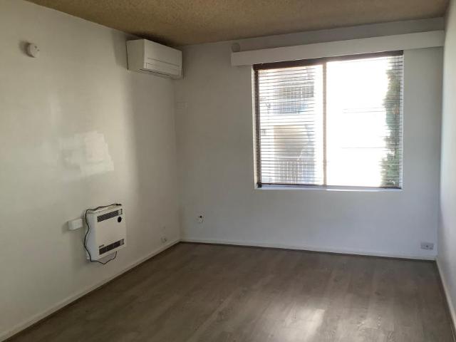 Apartment for rent in St Kilda East, Melbourne