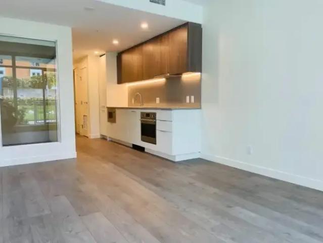 Apartment for rent in Surrey, British Columbia