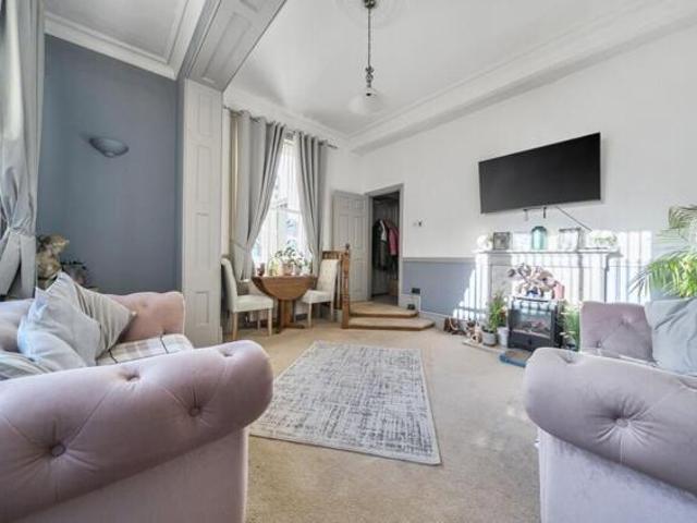Apartment for sale in Barton Stacey, Hampshire
