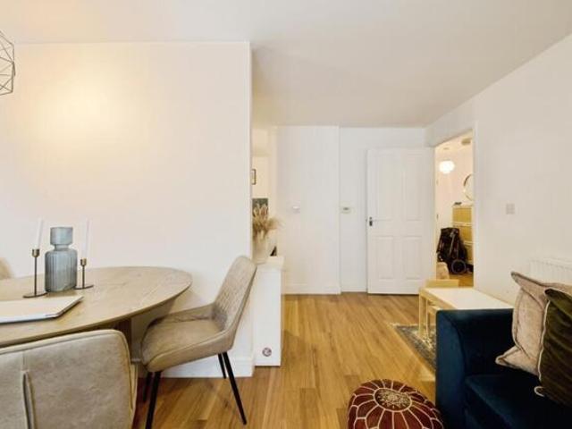 Apartment for sale in Becontree, Greater London