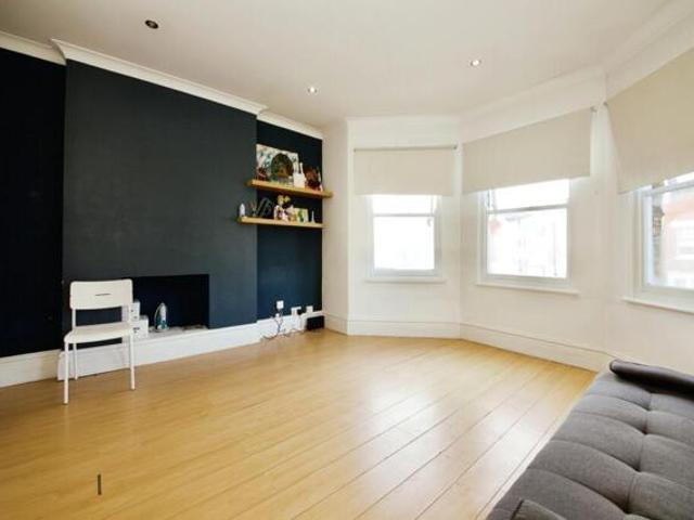 Apartment for sale in Barnet, New Barnet