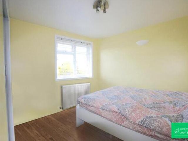 Apartment for sale in Barnet, North Finchley