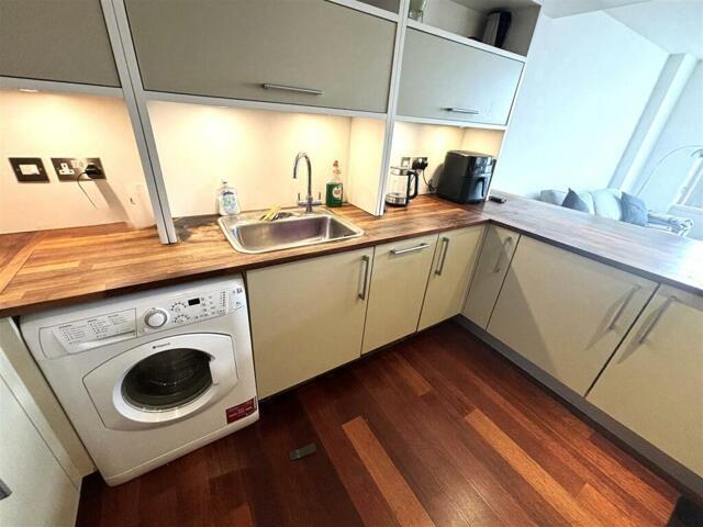 Apartment for sale in Birkenhead, Pride Quarter