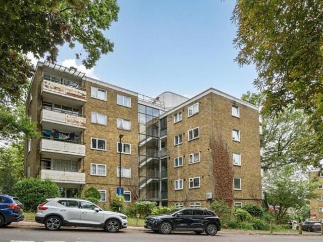 Apartment for sale in London Borough of Lewisham, Blackheath